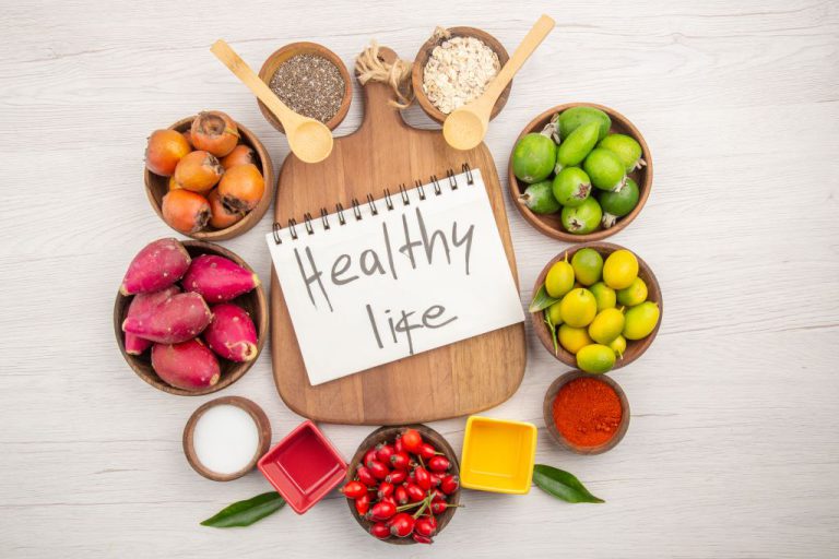 Mental Health and Healthy Eating: How Your Diet Affects Your Mind | The Realm